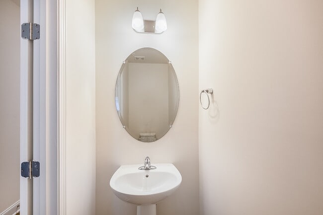 Photo - 3 Bedroom Townhome with Garage Angier