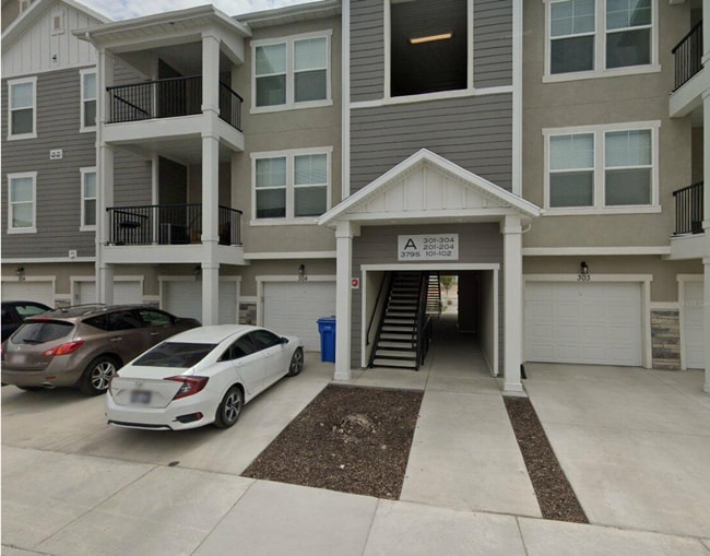 Building Photo - 3 Bedroom/2 Bathroom Condo in Lehi Unit A203
