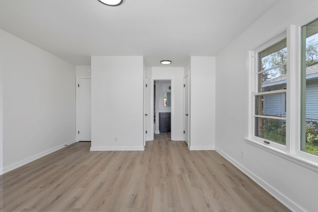 Photo - 2635 Fuller Ave NE