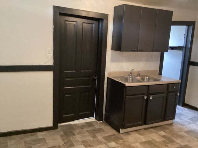 Photo - 2637 N Holton St Unidad Lower