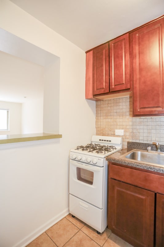 Photo - 1055 W Catalpa Ave Unit 3