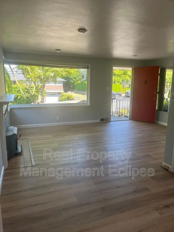 Photo - 4421 29th Ave W