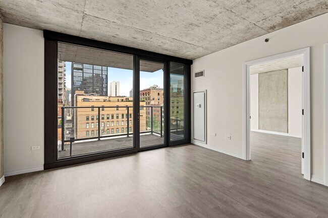 Photo - 661 N Wells St