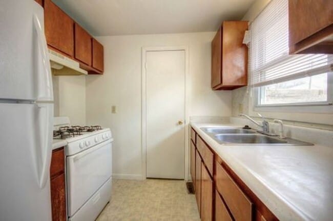 Photo - 1010 Crescent Dr