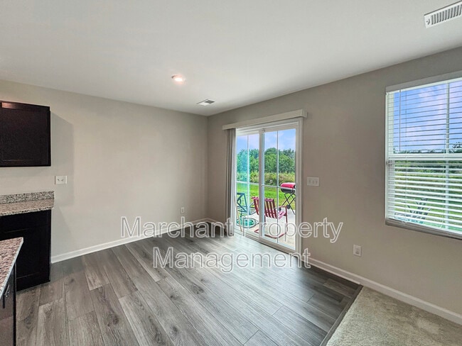 Photo - 609 Glamis Ct