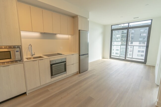 Photo - 86-786 Dundas St E