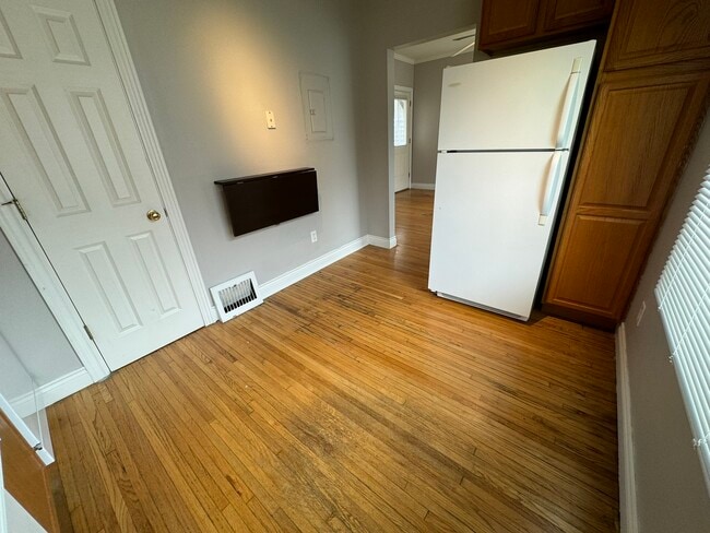 Photo - 210 E Davenport St Unit 2