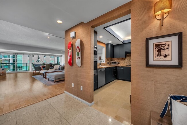 Photo - 13600 MARINA POINTE Dr Unit 512