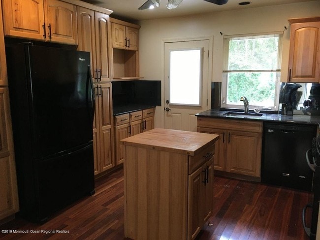 Photo - 19 River Edge Dr