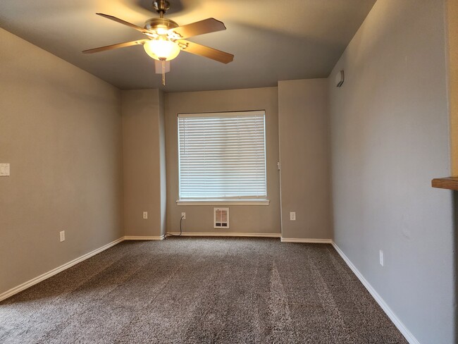 Photo - 912 E Georgia Ave