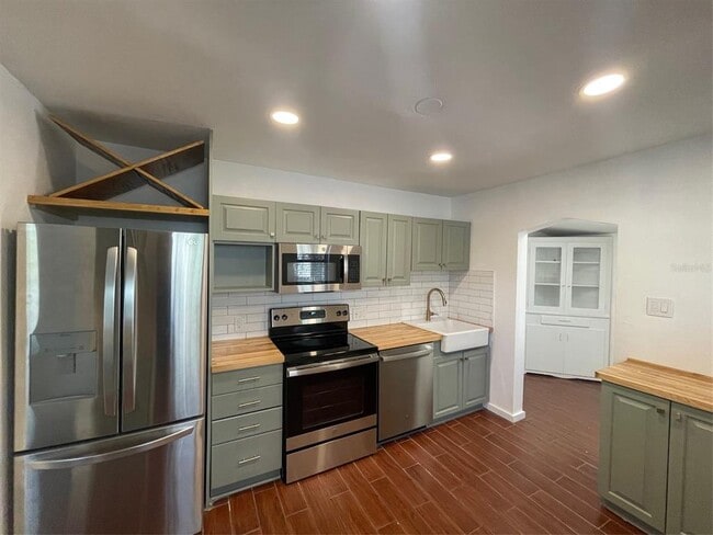 Photo - 4221 Burlington Ave N