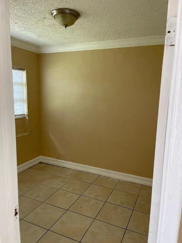 Photo - 5685 Flagler St Unidad 2 Rental