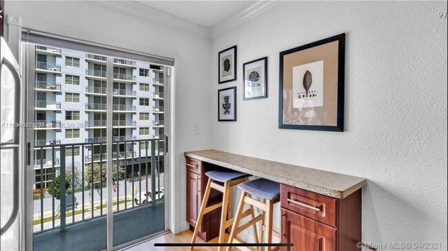 Building Photo - 2575 SW 27th Ave Unit 507 Rental