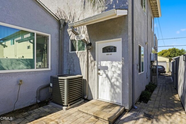 6721 1/2 Vineland Avenue Unit