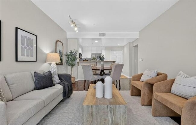 Photo - 160 S Hudson Ave Unidad 111