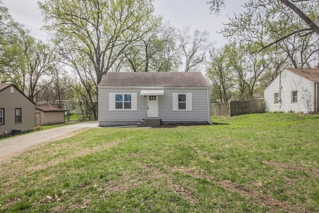Adorable 2 bedroom 1 bath home - Adorable 2 bedroom 1 bath home