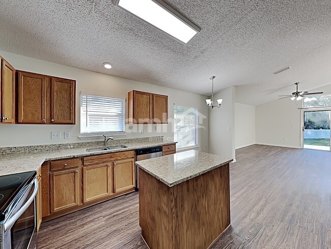 14213 Fish Eagle Dr E