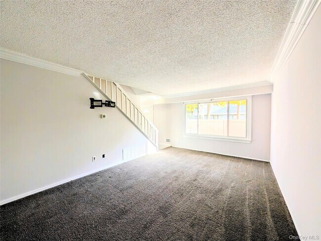 Photo - 216 Springmeadow Dr Unit L