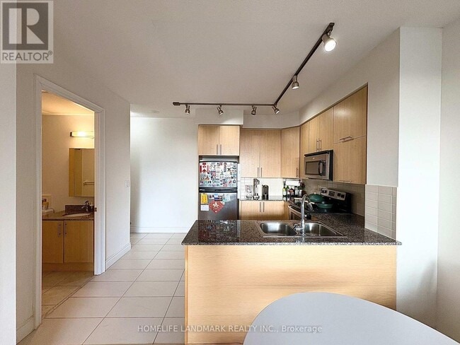 Photo - H-60 S Town Centre Blvd Unité 1101