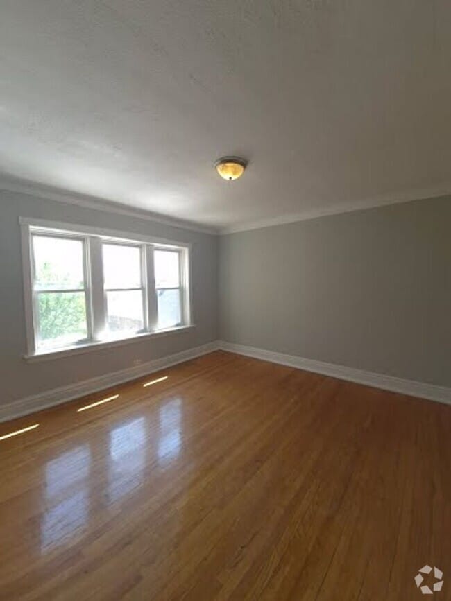 Building Photo - 1430 S Kenneth Ave Unit 1432-3W Rental