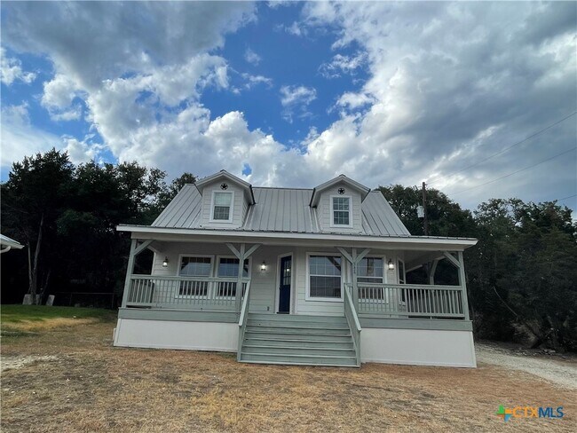 Building Photo - 542 Lonesome