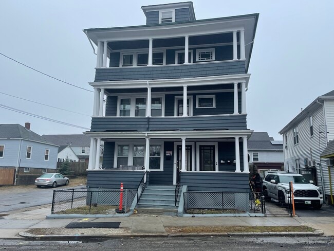 Building Photo - 107 Hawkins St