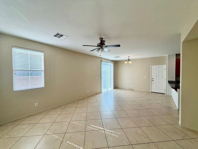 Photo - Beautiful 5 bedroom House