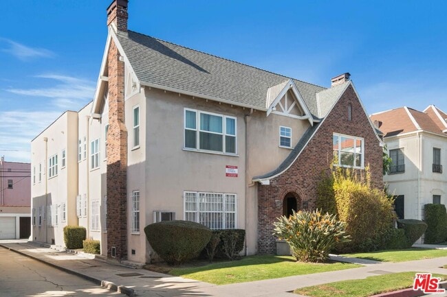 Building Photo - 643 S Detroit St Unit 645