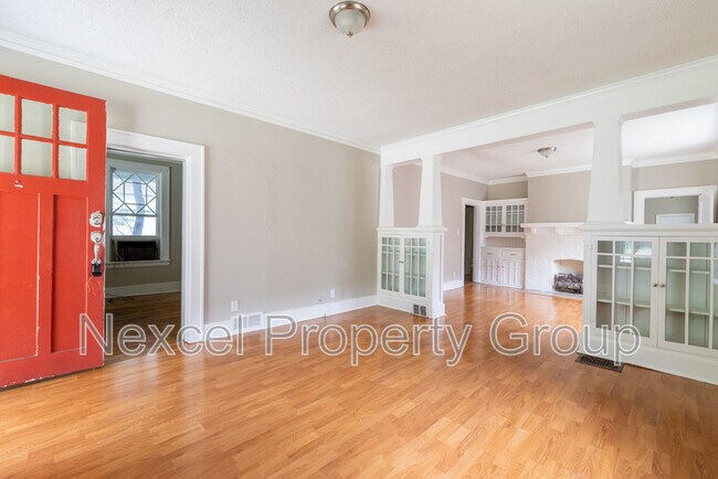 Photo - 2004 Walker Ave