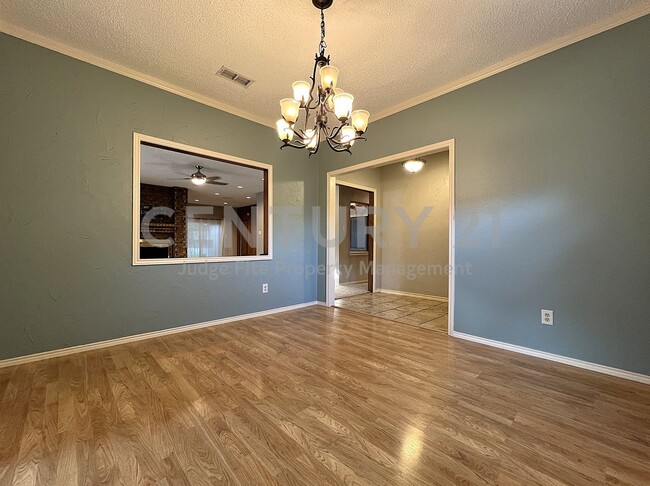Photo - Spacious Single Story 3/2/2 Situated in Pr...