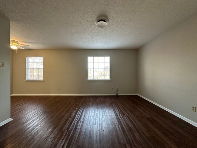 Photo - 209 Lecta Ave Unit 4