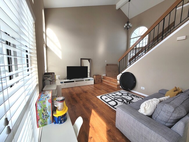 Photo - 615 Newbury Ln