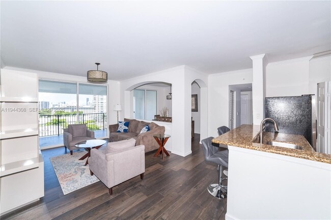 Building Photo - 17150 N Bay Rd Unit 2914