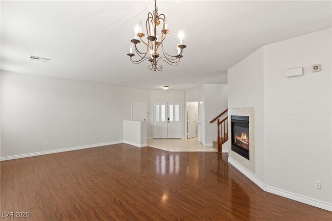 Photo - 2831 Dunnottar Ave