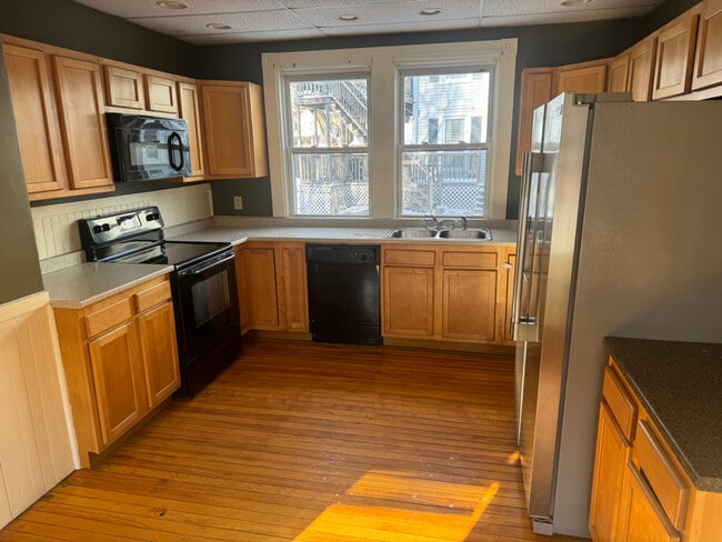 Photo - 198 Summer St Unit 1