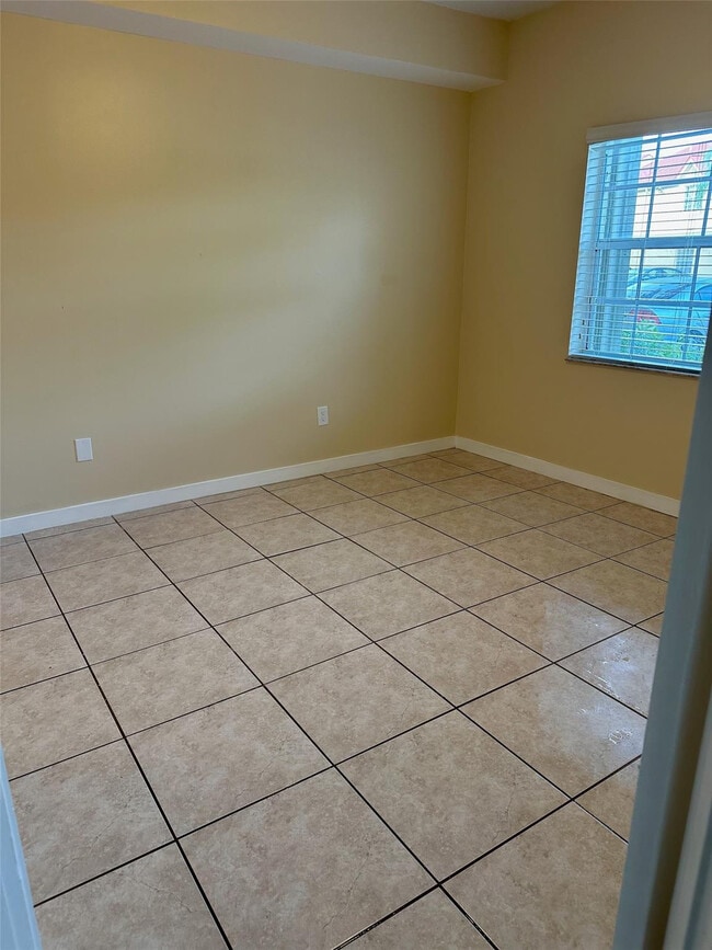 Photo - 18328 NW 68th Ave Unit B