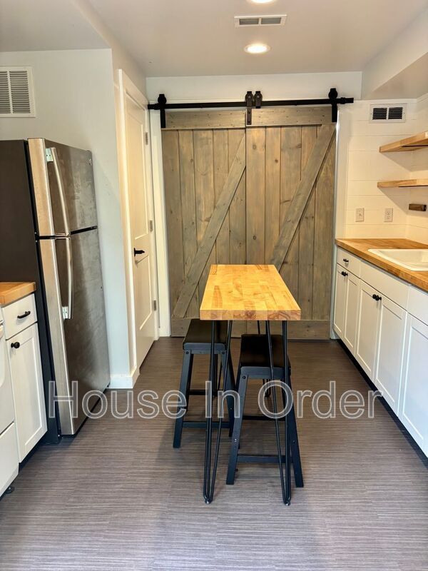 Photo - 12 Rockwood Ln
