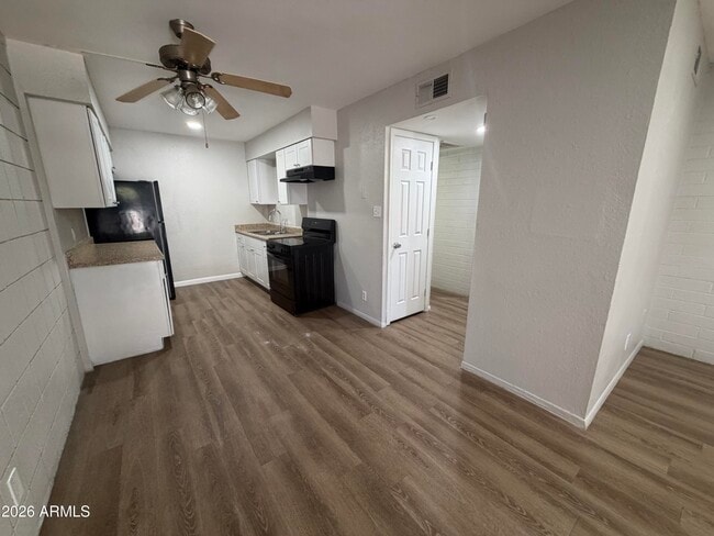 2034 W Cactus Rd Unit B