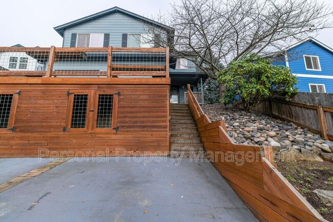 Building Photo - 1107 NW 8th Ave Rental