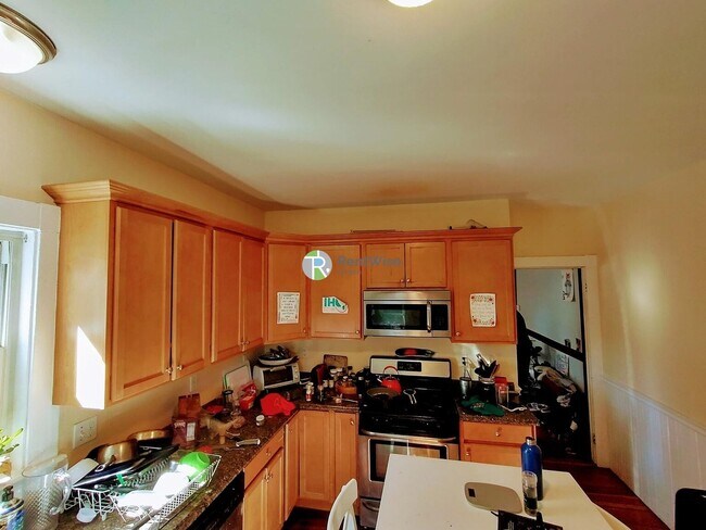 Building Photo - 89 Winthrop St Rental
