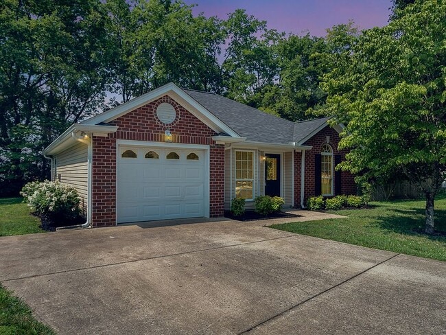 Photo - 1065 Chesire Way House