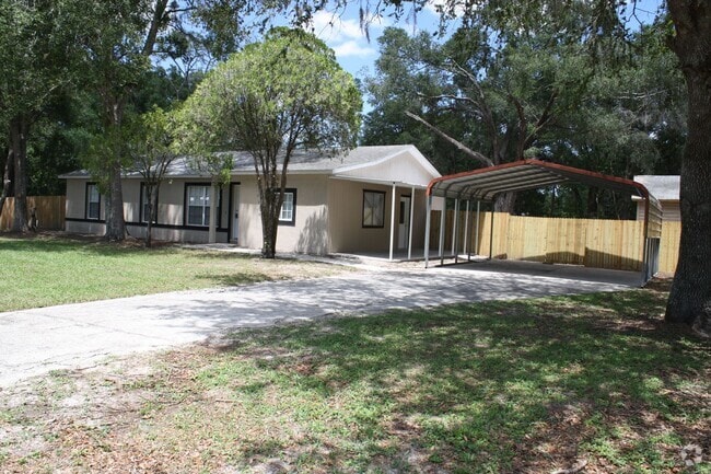 Building Photo - Very nice 4 bedroom 2 bath in beautiful se... Rental