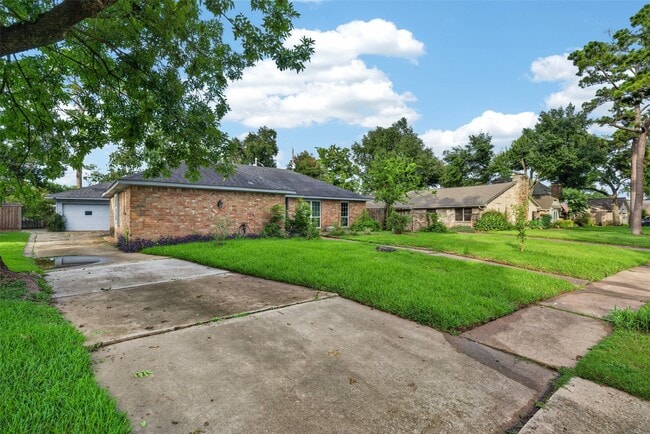 Photo - 5714 Arbor Vitae Dr
