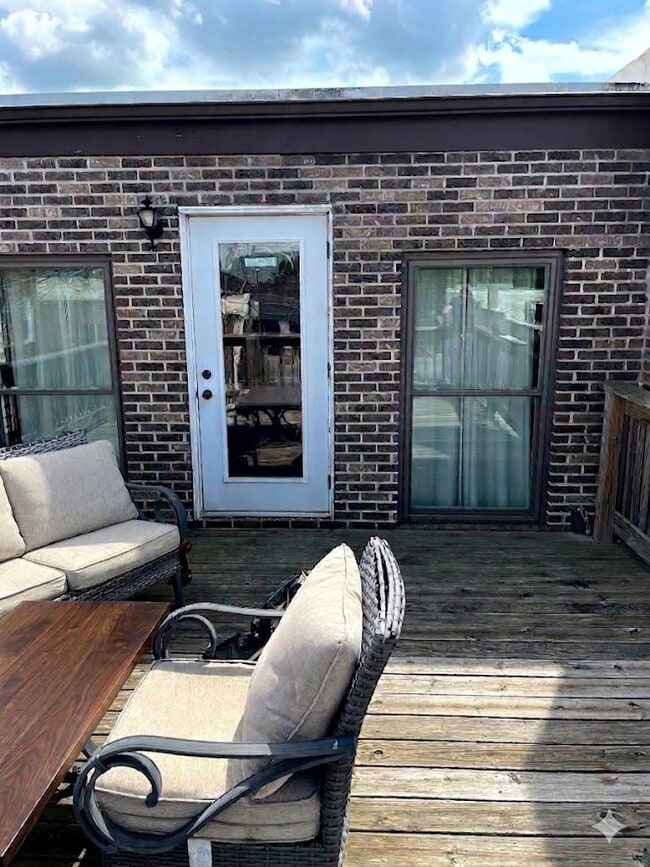 Photo - 213 W Madison St Unit Howard Loft Apt
