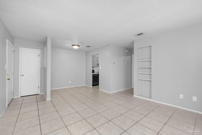 Photo - 1555 Green Briar Pkwy