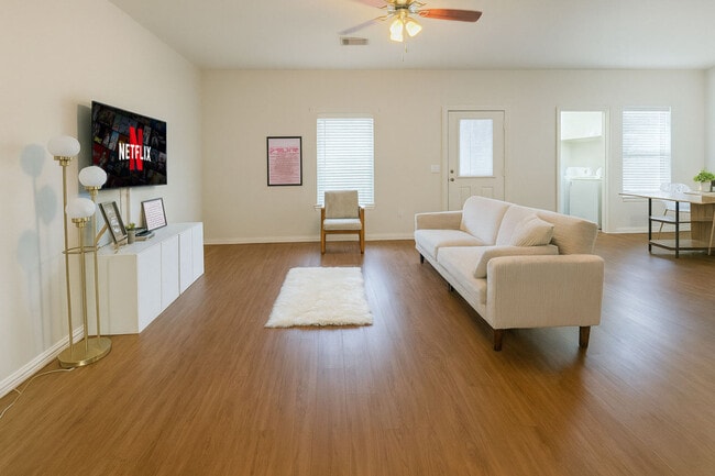 Photo - 102 Cecil Cir Unit SI ID1579197P