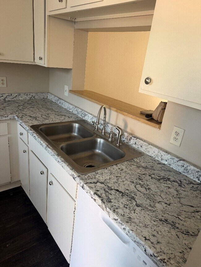 8911 GSRI Ave Unit 1307