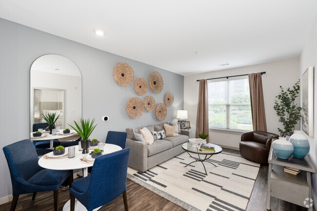 1BR, 1BA - 592SF - Living Room