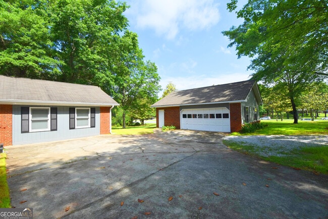 Photo - 98 Woodvalley Dr