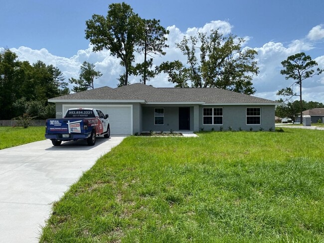 Building Photo - Desirable SW Ocala Neighborhood 4/2/2 *Coming Soon*